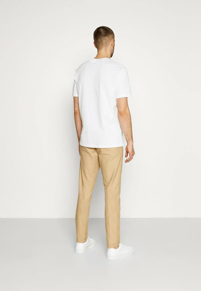 Selected Homme SLHSLIM MILES PANTS - Chino - Cornstalk 3 Selected Homme SLHSLIM MILES PANTS - Chino - Cornstalk – Image 3