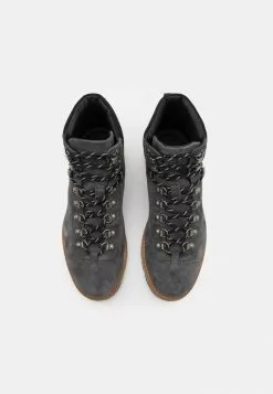 Selected Homme SLHAUGUST HIKING BOOT - Bottines à Lacets - Dark Grey 9 Selected Homme SLHAUGUST HIKING BOOT - Bottines à Lacets - Dark Grey -Selected Homme Soldes Boutique a6d3f888eadc429098e84ea528d9cd86