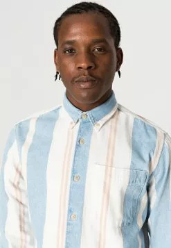 Selected Homme SLHBRAD LOOSE - Chemise - Light Blue Denim -Selected Homme Soldes Boutique a7514bf9ea834a4986aed86fe3a24523