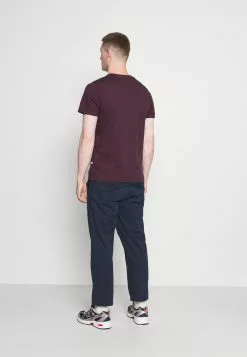 Selected Homme SLHNORMAN - T-shirt Imprimé - Winetasting/black 8 Selected Homme SLHNORMAN - T-shirt Imprimé - Winetasting/black -Selected Homme Soldes Boutique ae7fe8ade81f4631a4c2bf4637c377e8