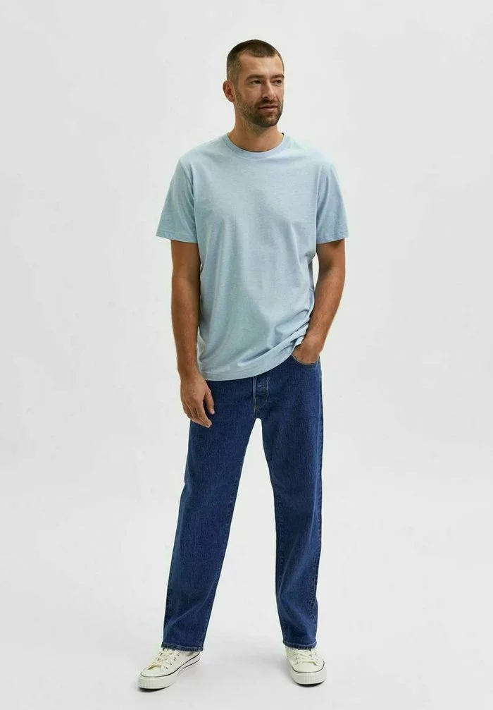 Selected Homme SLHNORMAN SS O-NECK S NOOS - T-shirt Basique - Celestial Blue 2 Selected Homme SLHNORMAN SS O-NECK S NOOS - T-shirt Basique - Celestial Blue – Image 2