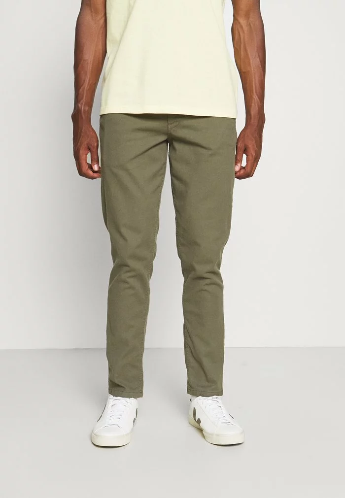 Selected Homme SLHSLIM CHESTER FLEX PANTS - Chino - Olive Night 1 Selected Homme SLHSLIM CHESTER FLEX PANTS - Chino - Olive Night