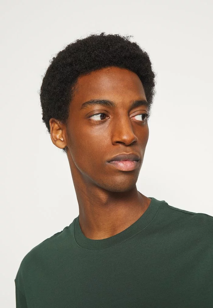 Selected Homme SLHLOOSEGILMAN O NECK TEE - T-shirt Basique - Sycamore 5 Selected Homme SLHLOOSEGILMAN O NECK TEE - T-shirt Basique - Sycamore – Image 5