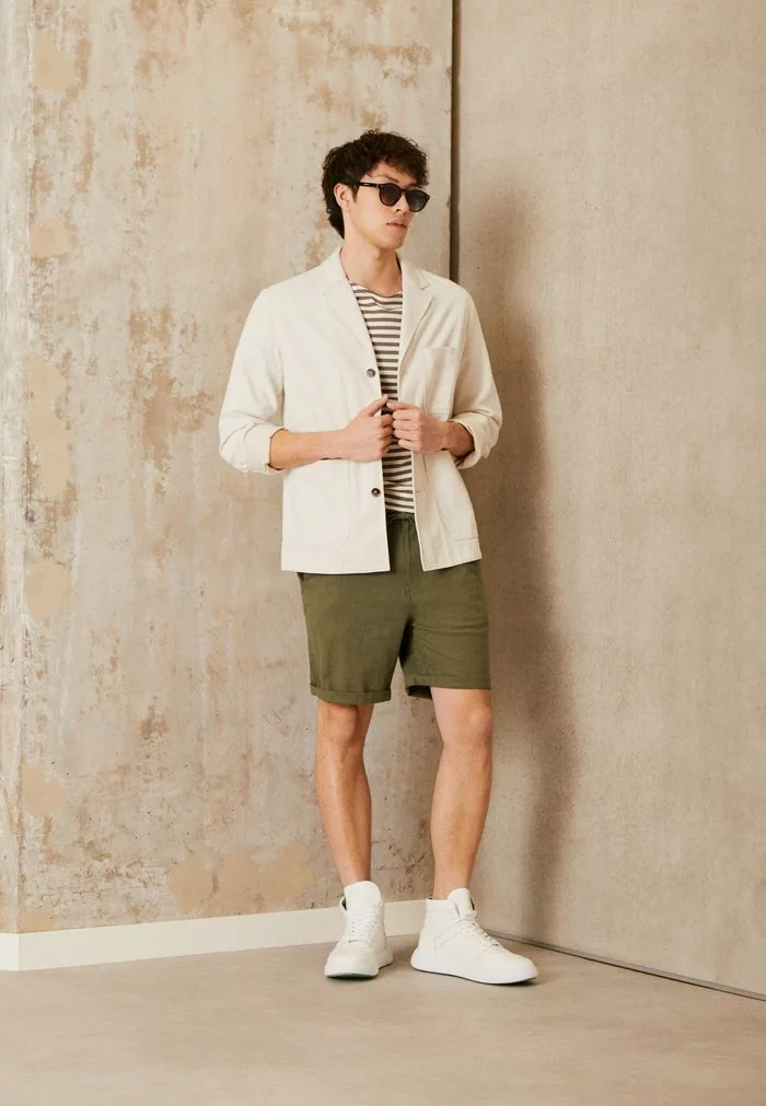 Selected Homme SLHCOMFORT NEWTON - Short - Olivine 1 Selected Homme SLHCOMFORT NEWTON - Short - Olivine