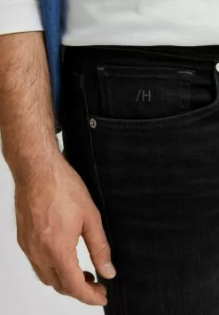 Selected Homme SCOTT - Jean Slim - Black Denim 8 Selected Homme SCOTT - Jean Slim - Black Denim -Selected Homme Soldes Boutique c5cdaa874dcf4e3bb447e0828e086034