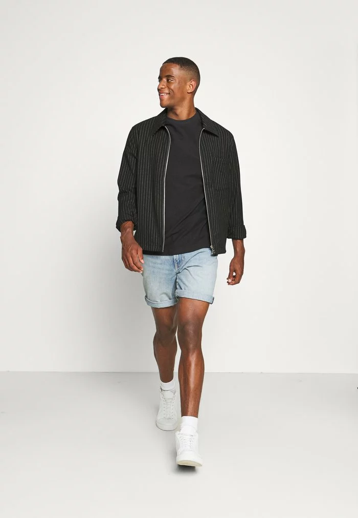 Selected Homme SLHRELAXALBION O NECK TEE - T-shirt Basique - Black 2 Selected Homme SLHRELAXALBION O NECK TEE - T-shirt Basique - Black – Image 2