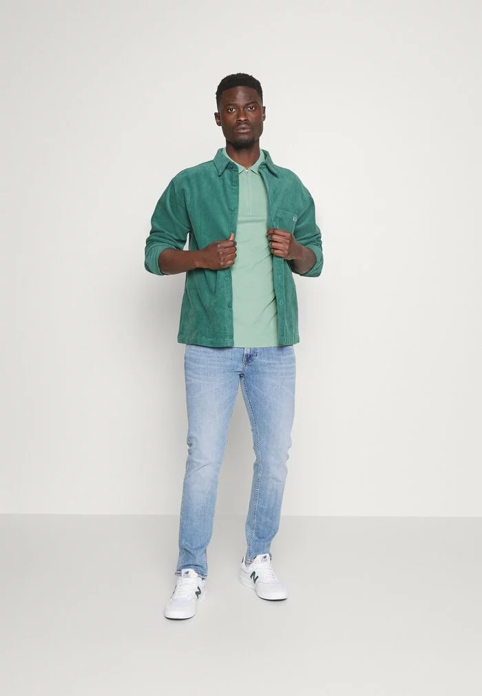 Selected Homme SLHFAVE ZIP - Polo - Granite Green 2 Selected Homme SLHFAVE ZIP - Polo - Granite Green – Image 2