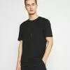 Selected Homme SLHRELAXFREDDIE POCKET ONECK - T-shirt Imprimé - Black
