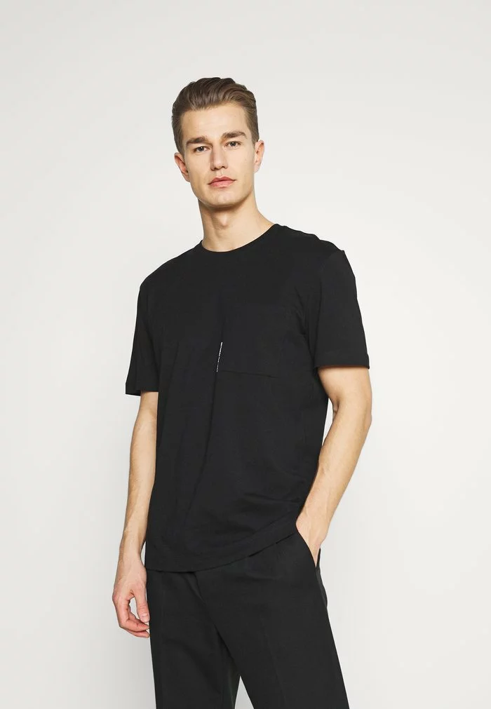 Selected Homme SLHRELAXFREDDIE POCKET ONECK - T-shirt Imprimé - Black 1 Selected Homme SLHRELAXFREDDIE POCKET ONECK - T-shirt Imprimé - Black