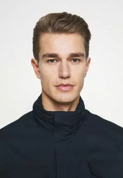 Selected Homme SLHORION FIELD JACKET - Parka - Sky Captain 10 Selected Homme SLHORION FIELD JACKET - Parka - Sky Captain -Selected Homme Soldes Boutique d1bb4678ecba4840b37d69c875dcf406