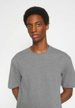 Selected Homme SLHLOOSEGILMAN O NECK TEE - T-shirt Basique - Medium Grey Melange -Selected Homme Soldes Boutique d42c2749b94b48fcbc1cc3686747a252