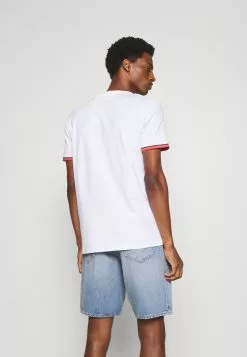 Selected Homme SLHREGPAT O NECK TEE - T-shirt Imprimé - White 9 Selected Homme SLHREGPAT O NECK TEE - T-shirt Imprimé - White -Selected Homme Soldes Boutique d6da6fdc73c849a08a2f17f2c0295c76