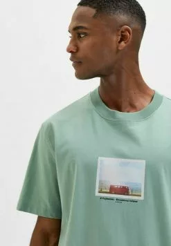 Selected Homme SLHRELAXDENTON - T-shirt Imprimé - Granite Green -Selected Homme Soldes Boutique ddf1ed584c894a2ca3198eae1e24cc44