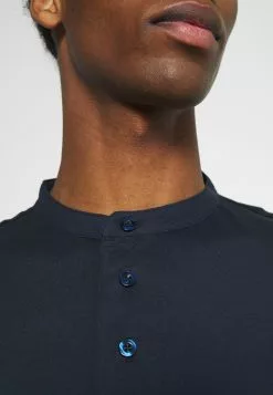 Selected Homme SLHRELAXVISTA - T-shirt Imprimé - Sky Captain 13 Selected Homme SLHRELAXVISTA - T-shirt Imprimé - Sky Captain -Selected Homme Soldes Boutique e2081efc295c4f58bb27d9c708c0454a