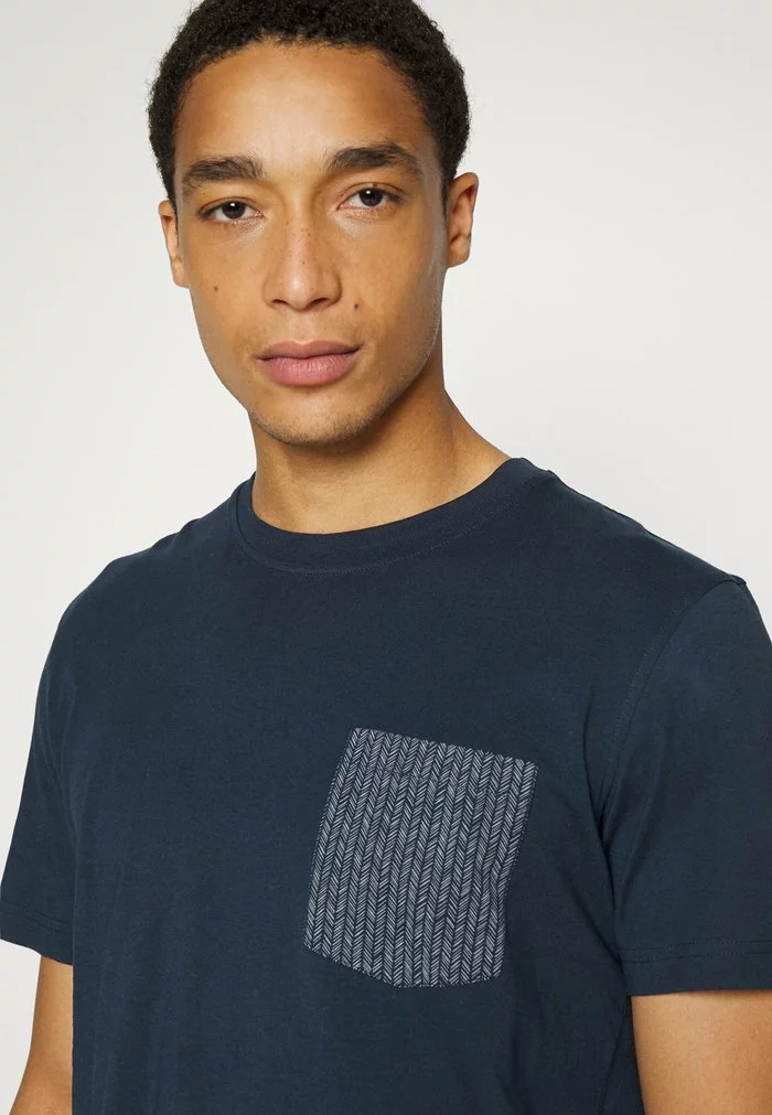 Selected Homme SLHNALE ONECK TEE - T-shirt Imprimé - Navy Blazer 5 Selected Homme SLHNALE ONECK TEE - T-shirt Imprimé - Navy Blazer – Image 5