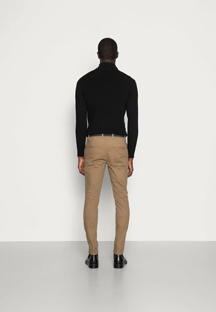Selected Homme SLHSLIM JAMERSON PANTS - Chino - Dark Camel 3 Selected Homme SLHSLIM JAMERSON PANTS - Chino - Dark Camel – Image 3