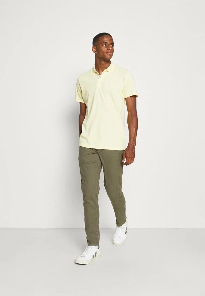 Selected Homme SLHSLIM CHESTER FLEX PANTS - Chino - Olive Night 2 Selected Homme SLHSLIM CHESTER FLEX PANTS - Chino - Olive Night – Image 2