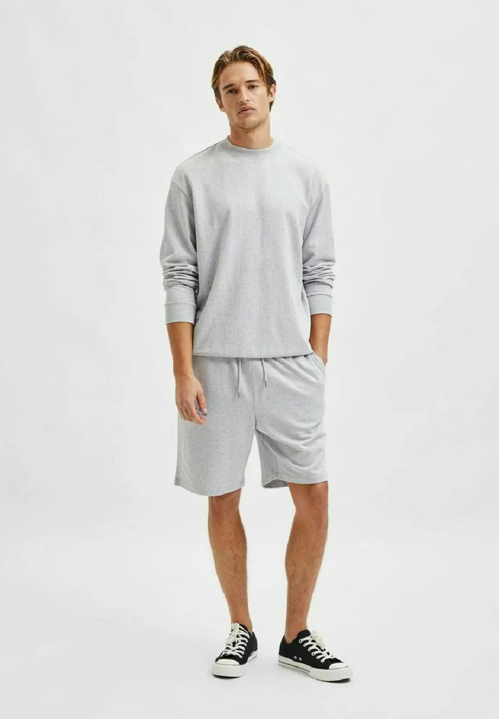 Selected Homme SLHLOOSEAAREN - Short - Grey Melange 4 Selected Homme SLHLOOSEAAREN - Short - Grey Melange – Image 4