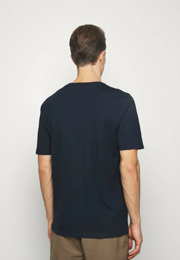 Selected Homme SLHFRESNO - T-shirt Basique - Sky Captain 3 Selected Homme SLHFRESNO - T-shirt Basique - Sky Captain – Image 3