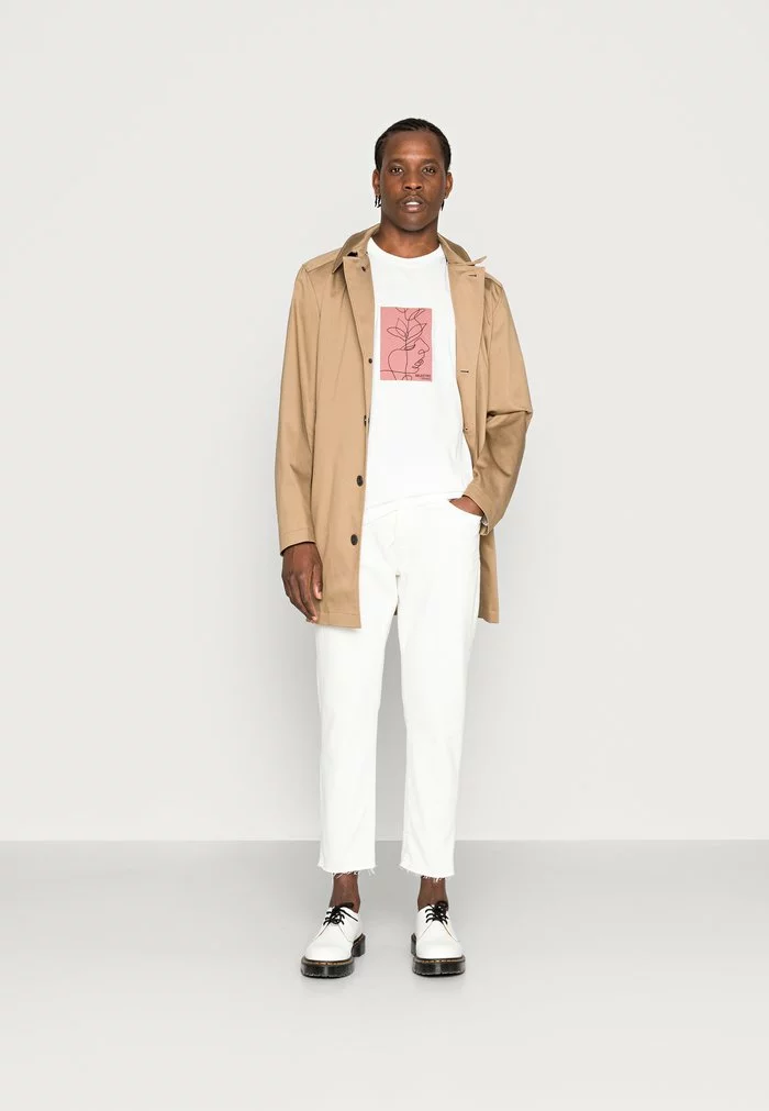 Selected Homme RELAXROB O-NECK TEE CAMP - T-shirt Imprimé - White Alyssum Pink Print 2 Selected Homme RELAXROB O-NECK TEE CAMP - T-shirt Imprimé - White Alyssum Pink Print – Image 2