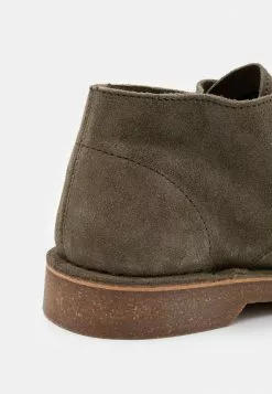 Selected Homme SLHRIGA DESERT BOOT - Bottines à Lacets - Grape Leaf -Selected Homme Soldes Boutique f5db040685a74cad8e4e836260baed5d